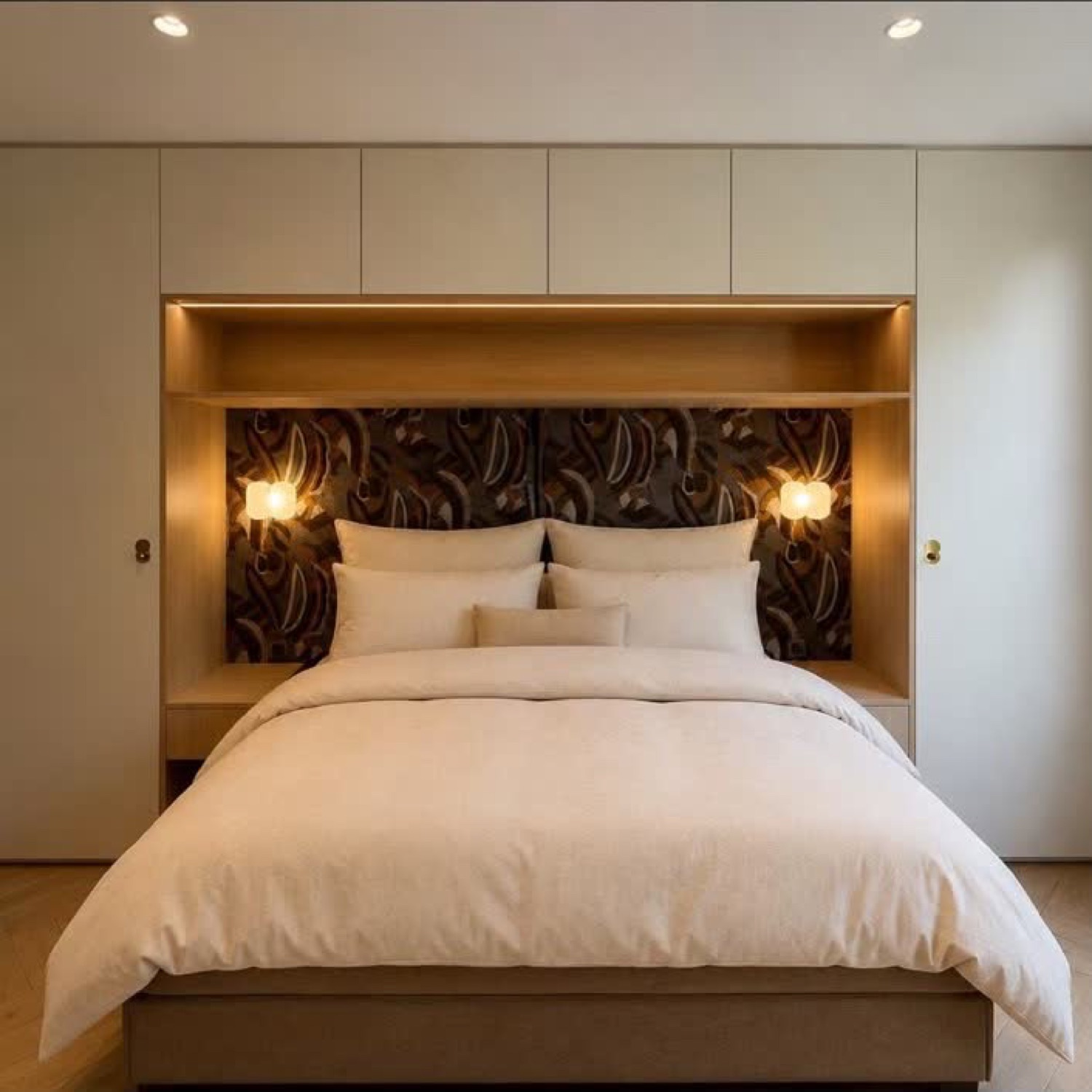 Chambre : tête de lit avec éclairage intégré