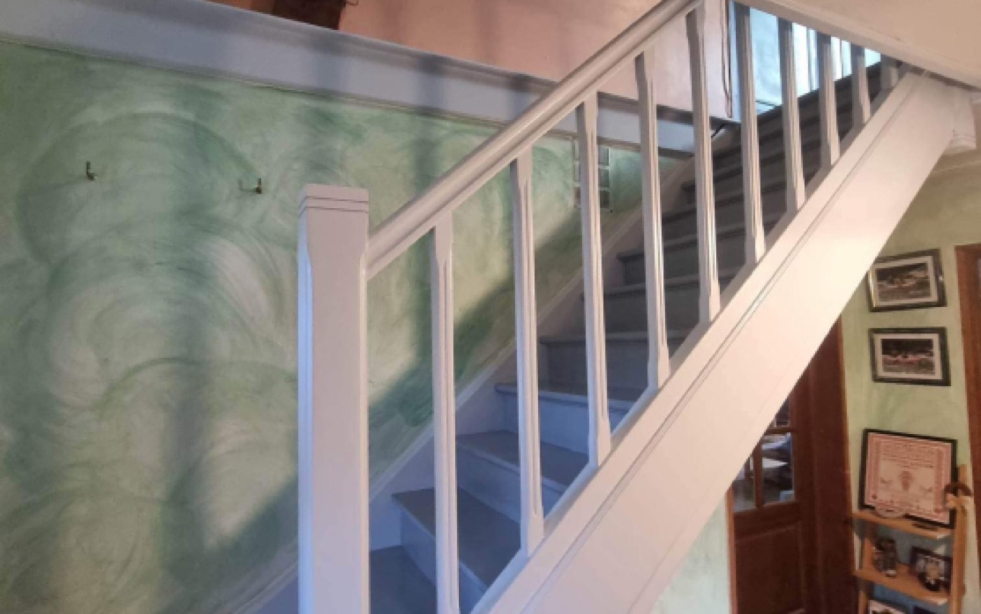 Escalier après rénovation par Elite Peinture