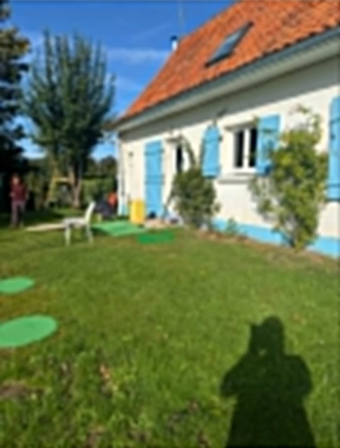 Longère aux volets bleus, côté jardin