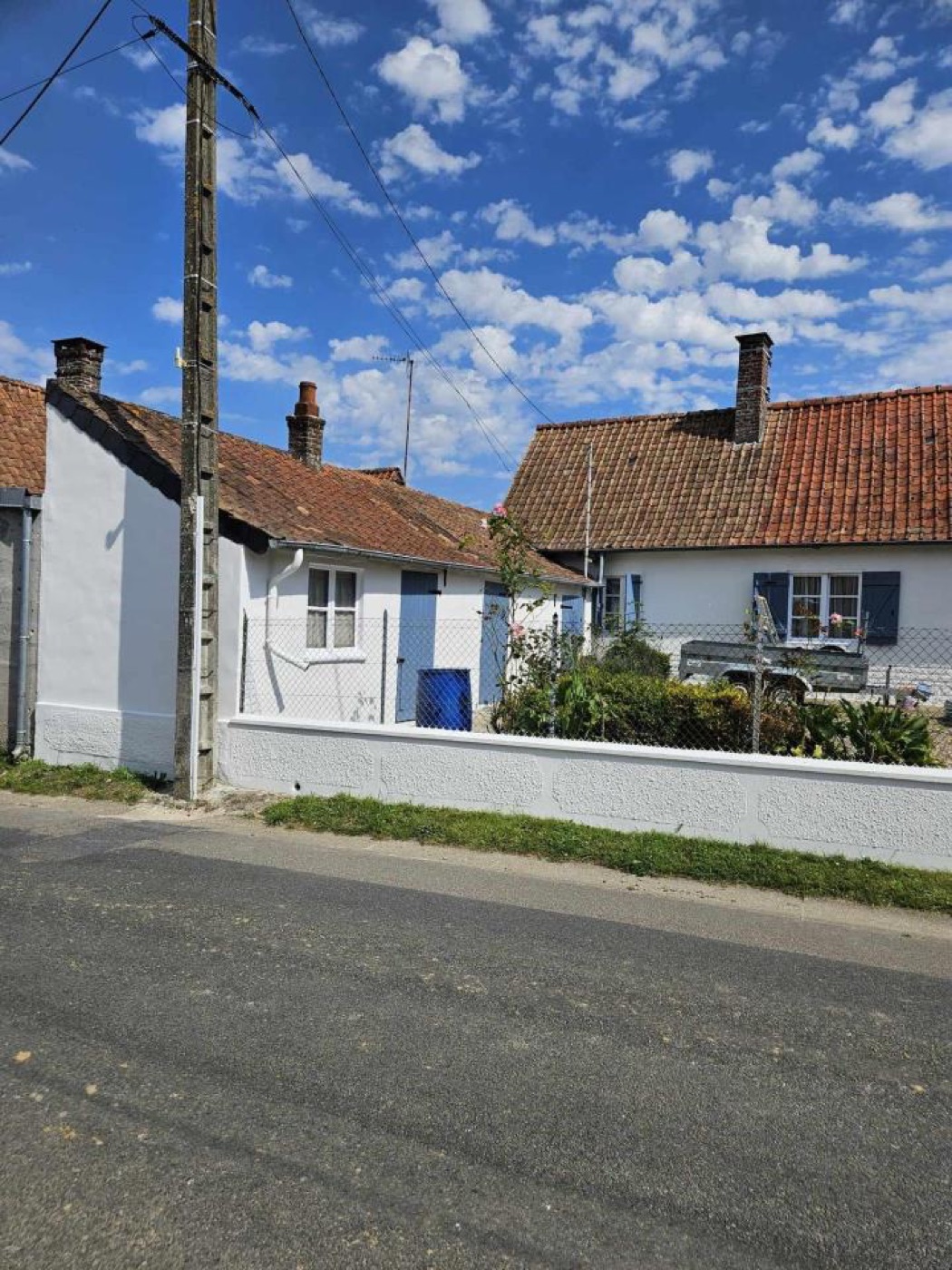 Maison de village : façade bicolore rafraîchie